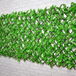 Bloom Solar Powered Expanding Artificial Leaf Trellis 200 X 100cm -B&M 379978 expanding leafy trellis 100 leds 2x1m